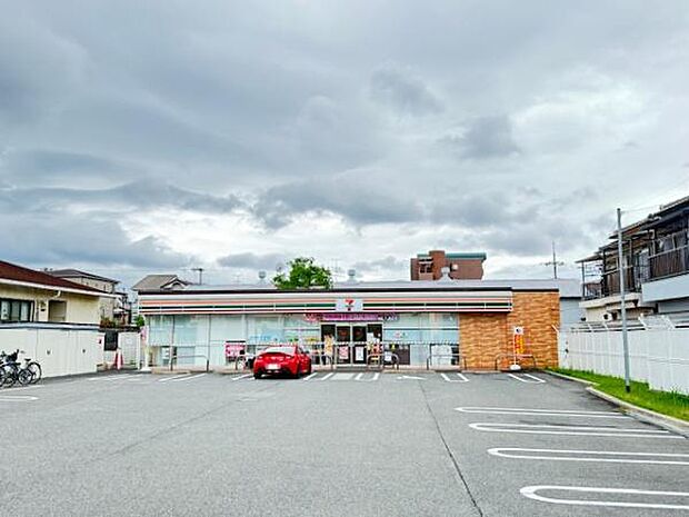 セブンイレブン大東諸福1丁目店まで302m