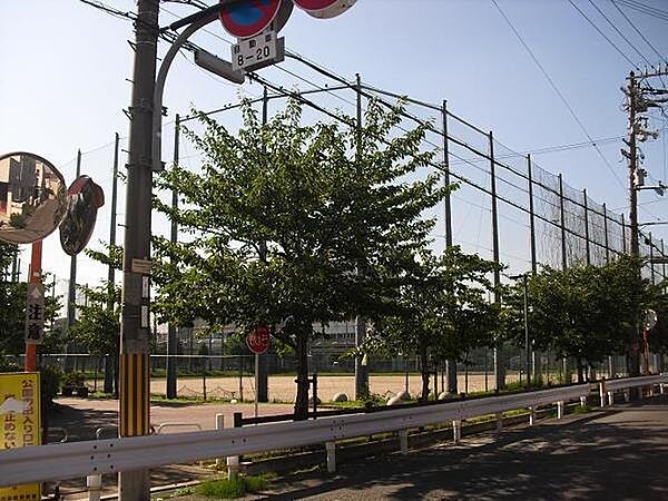 南郷公園まで656m