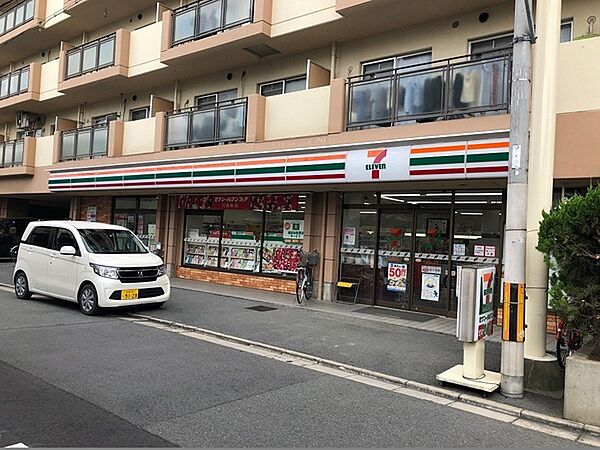 セブンイレブン稲田新町1丁目店まで889m