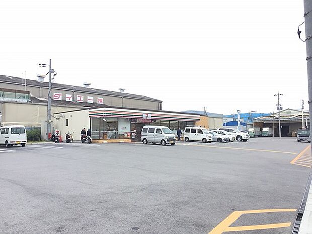 セブンイレブン東大阪箕輪2丁目店まで490m