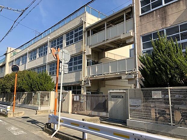 東大阪市立北宮小学校まで859m