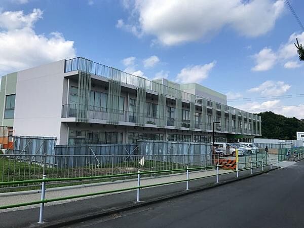 市立鶴川第一小学校まで1720m