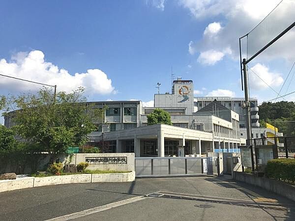 市立鶴川中学校まで1200m