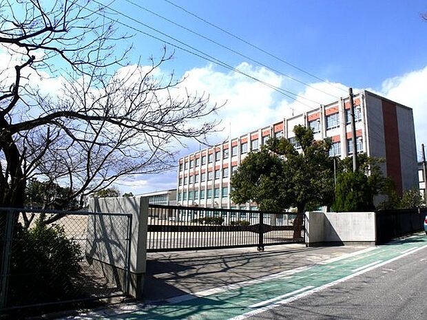 名古屋市立鳴子小学校まで560m