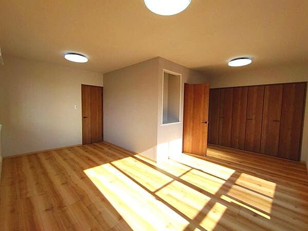 13.5帖洋室の別角度です