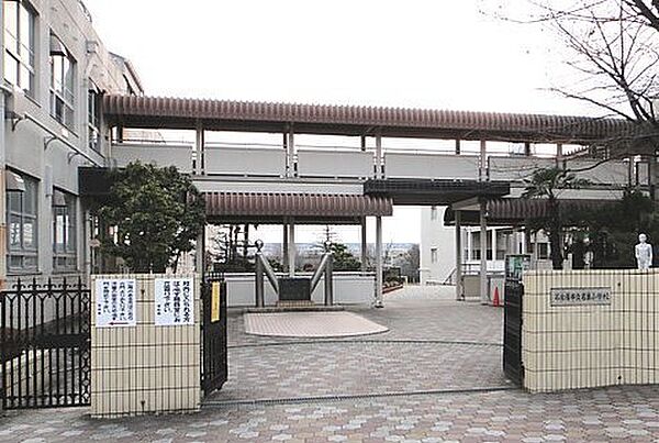 名古屋市立名東小学校まで180m