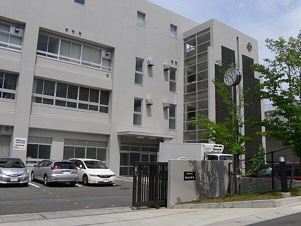 名古屋市立神丘中学校まで1440m