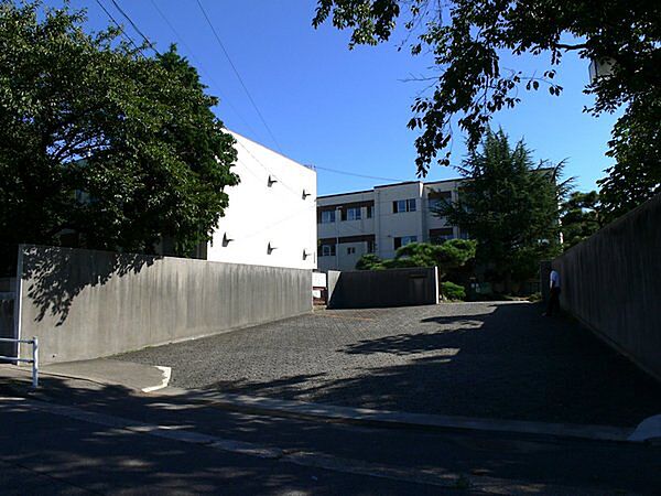 名古屋市立猪高中学校まで1620m