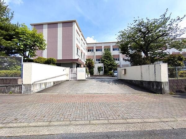 名古屋市立たかしま小学校まで1400m