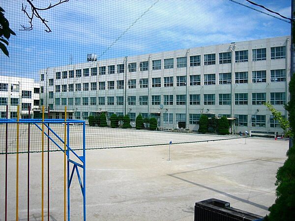 名古屋市立山根小学校まで400m