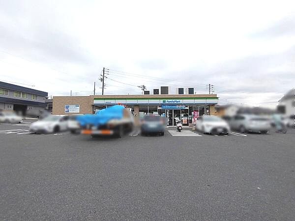 ファミリーマート東郷町新池店まで800m