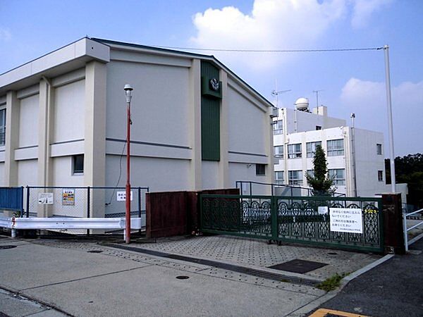 名古屋市立桃山小学校まで594m