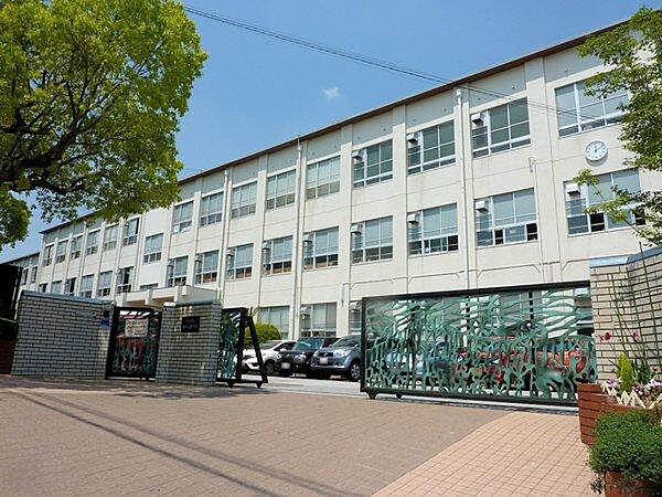 名古屋市立御幸山中学校まで680m