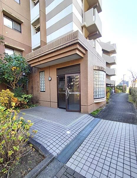 マンションエントランス