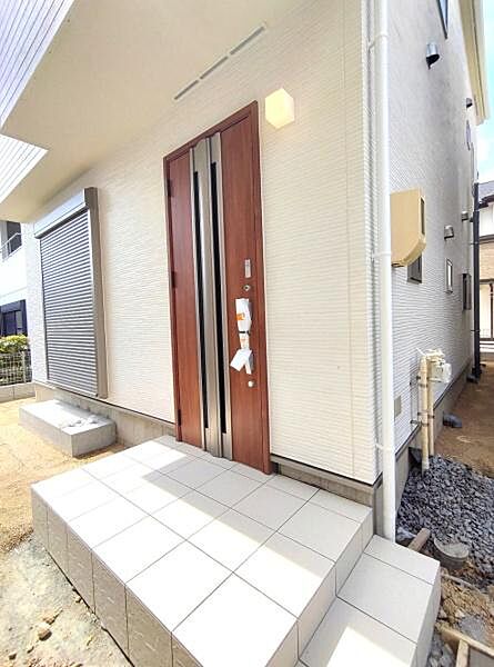 玄関ドアは断熱仕様です！