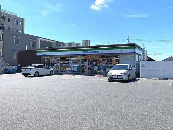 ファミリーマート天白植田東店まで600m