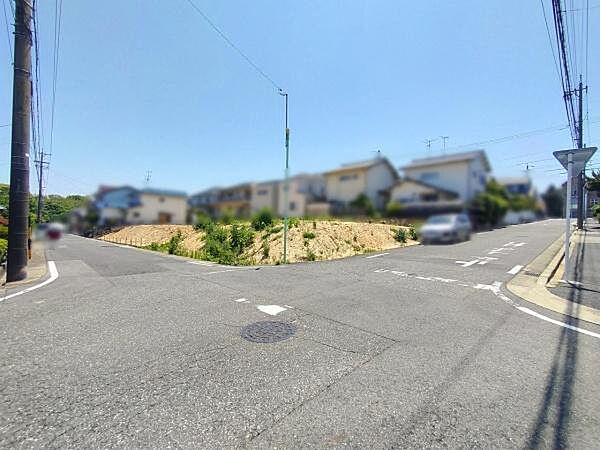 現地と前面道路