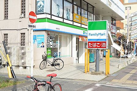 ファミリーマート植田駅前店まで400m