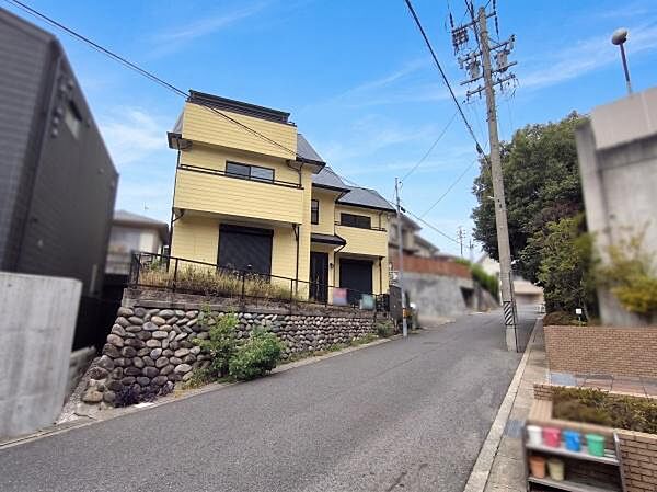 現地と前面道路