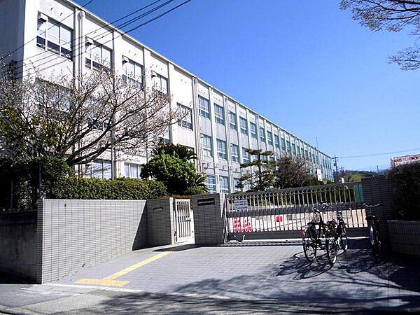 名古屋市立高針台中学校まで350m