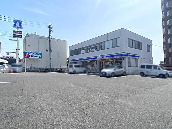 ローソン名東社台店まで300m