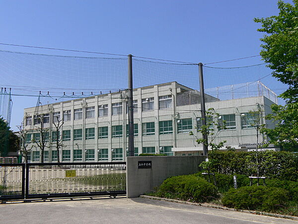 名古屋市立上社中学校まで960m