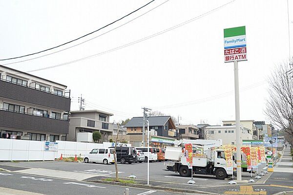 ファミリーマート西神の倉店まで770m
