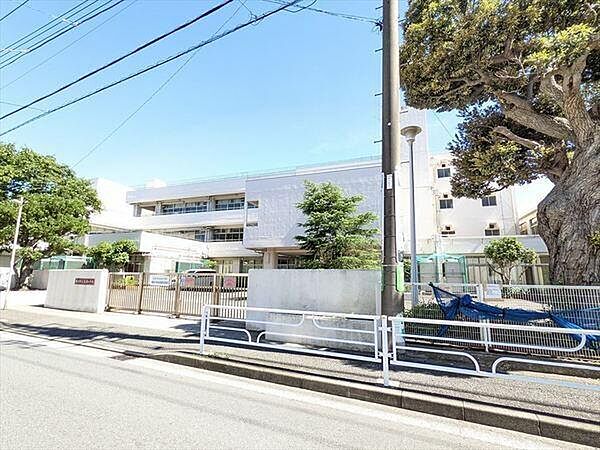 横浜市立滝頭小学校まで400m