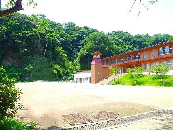 鎌倉市立第二中学校まで3000m
