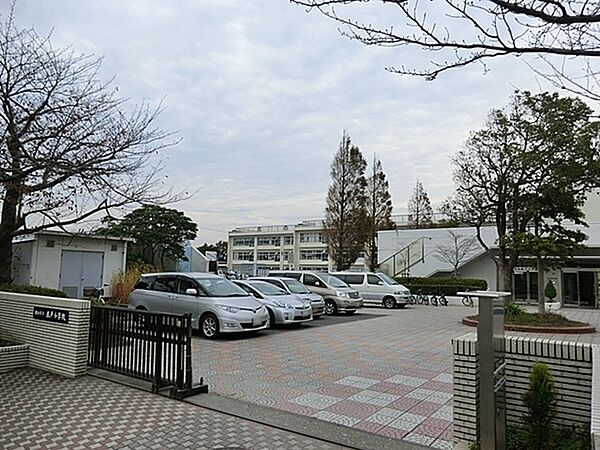 横浜市立庄戸小学校まで1160m