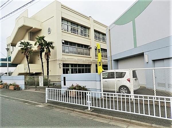 横浜市立中川中学校まで320m