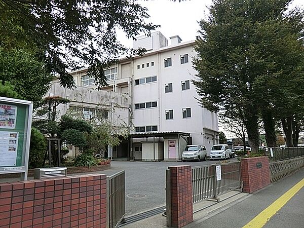 横浜市立瀬谷中学校まで1200m