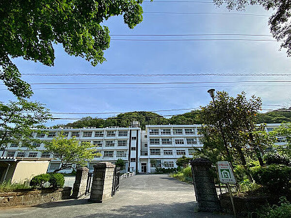 逗子市立逗子中学校まで2746m
