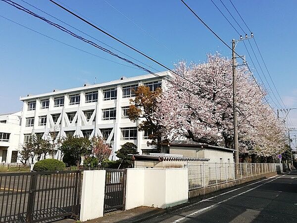 藤沢市立湘南台小学校まで703m