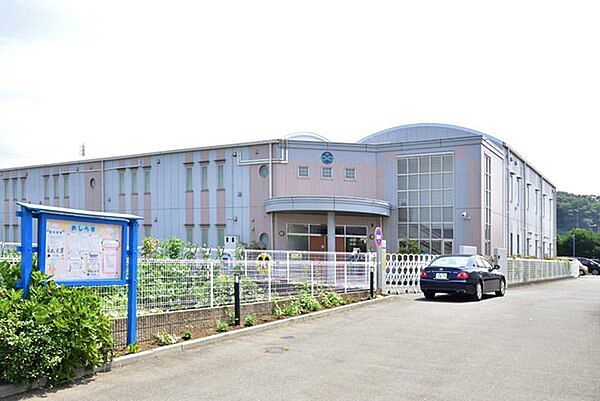 片岡幼稚園まで330m