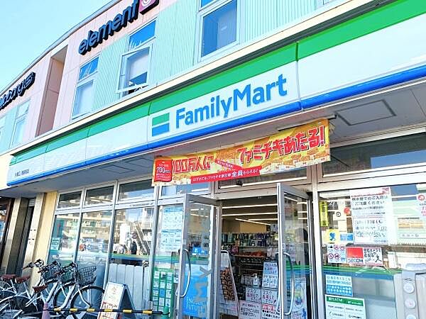 ファミリーマート片瀬江ノ島駅前店まで380m