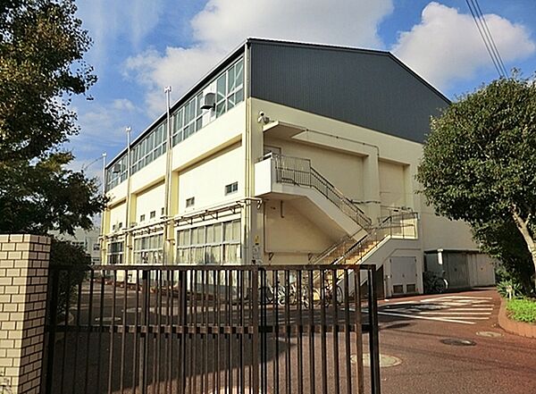 横浜市立日吉台小学校まで880m