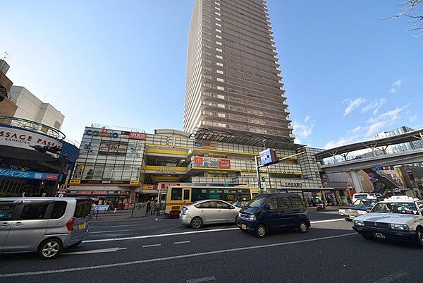 camioまで864m