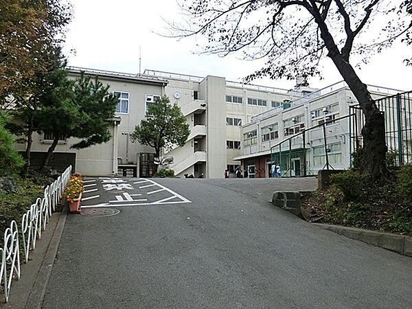 横浜市立南が丘中学校まで1500m