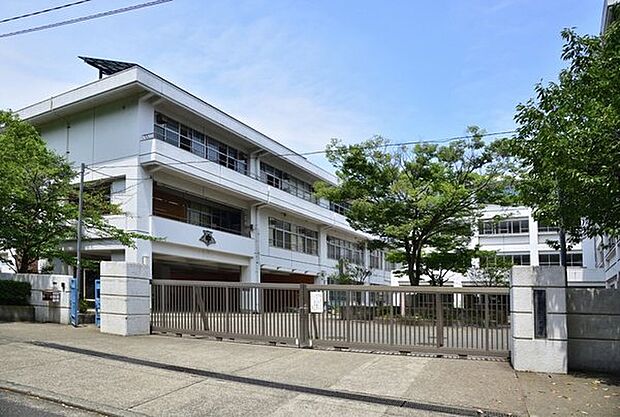 鎌倉市立手広中学校まで640m