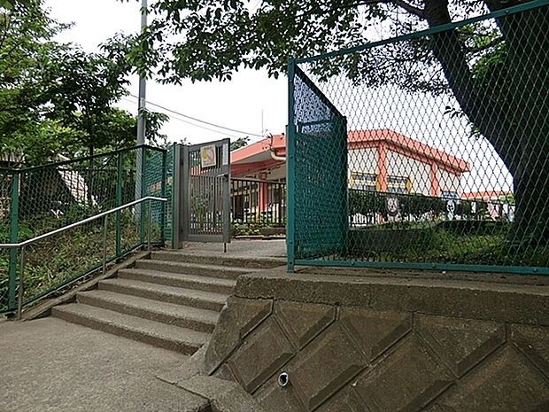 長井保育園まで821m