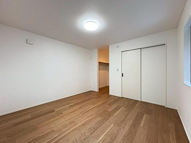 「自然の光が迎える、心地よい暮らし」寝室におすすめです。