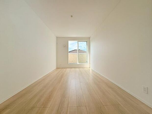 バルコニー付の洋室です。