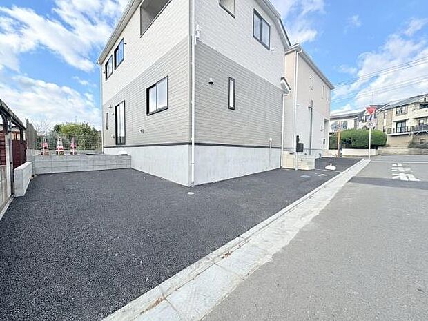 駐車場2台可能です。