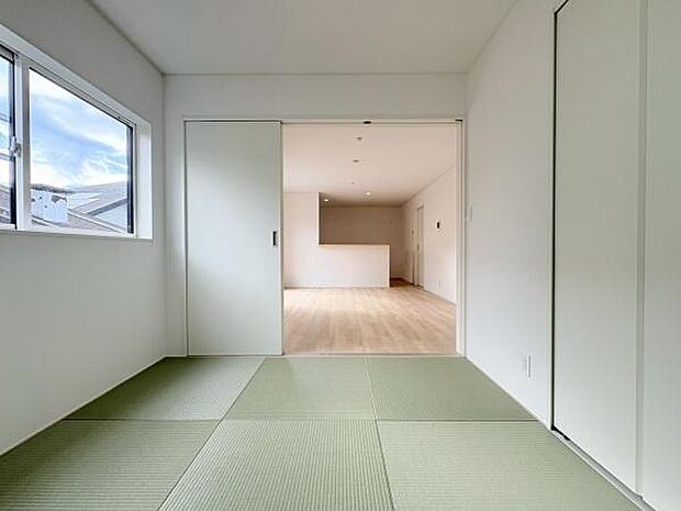 リビングに繋がってる和室です。