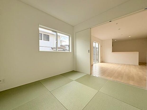 柔らかな日差しが差し込む、素敵な和室です!