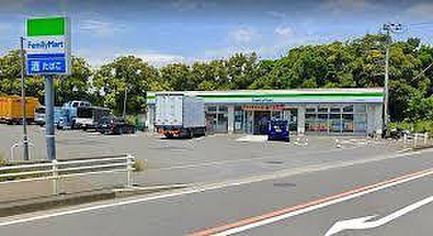 ファミリーマート茅ケ崎中島店まで476m