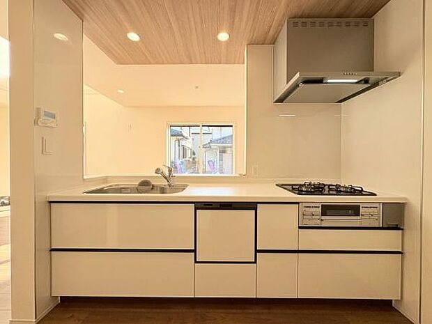 床下収納と食洗器付きキッチンです!