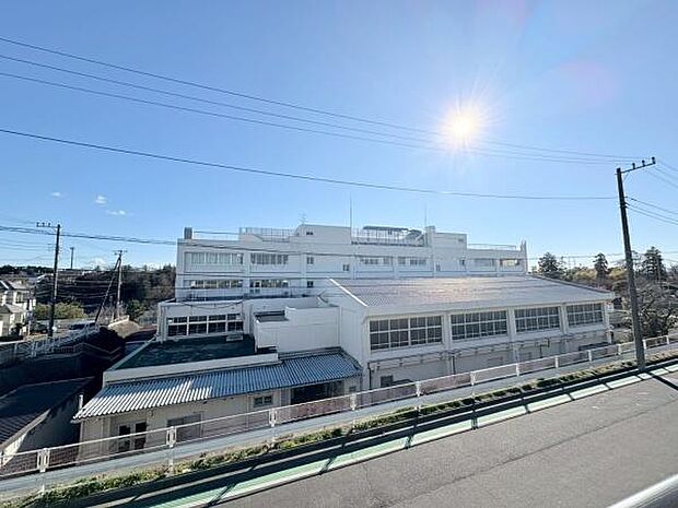 2Fバルコニーからの眺望です！車や人通りが少なく閑静な住宅街です。