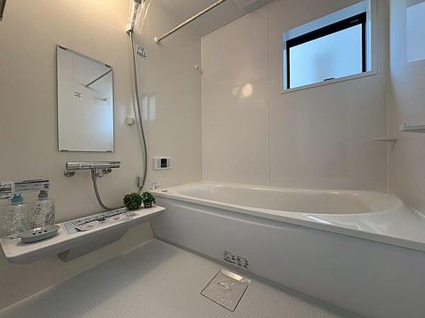 ゆったりとくつろげる、一日の疲れを癒やす空間ですね。浴室暖房乾燥機付きです！